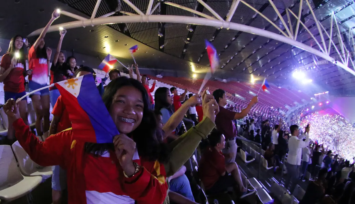 Suasana kemeriahan saat upacara pembukaan SEA Games 2019 di Philipine Arena Bulacan, Manila, Sabtu (30/11). Pesta olahraga se-Asia Tenggara ini akan berlangsung hingga 11 Desember. (Bola.com/M Iqbal Ichsan)