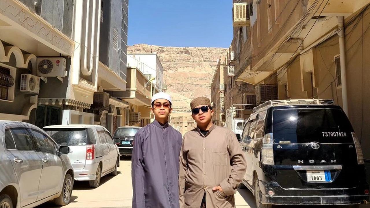 Tak Pernah Tersorot, Potret Bilal Anak Bungsu Ummi Pipik & Mendiang Ustaz Jefri yang Kini Sekolah di Yaman