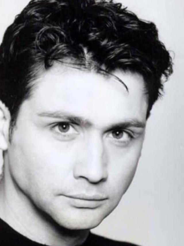 [Bintang] Simon Shelton Barnes