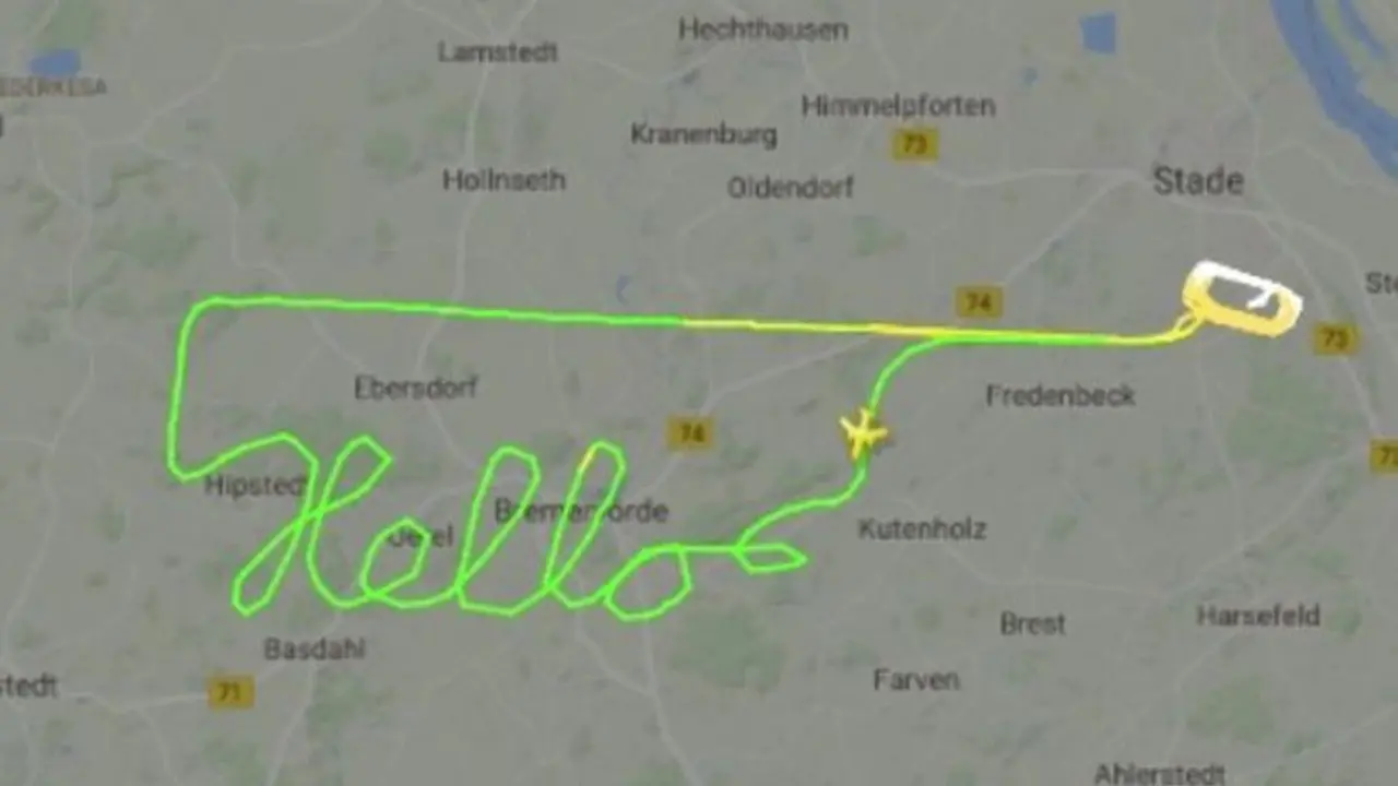 [Bintang] Pilot Ini Gunakan Pesawat untuk Bikin Tulisan di Udara, Kok Bisa?