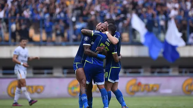 Persib Bandung menang 2-1 atas RANS Nusantara FC.