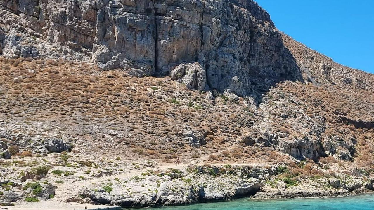 Sebelum ada temuan itu, ahli meyakini manusia prasejarah mencapai Pulau Kreta, Siprus dan beberapa pulau Yunani dan kemungkinan Sardinia tidak lebih dari 12.000 tahun silam.