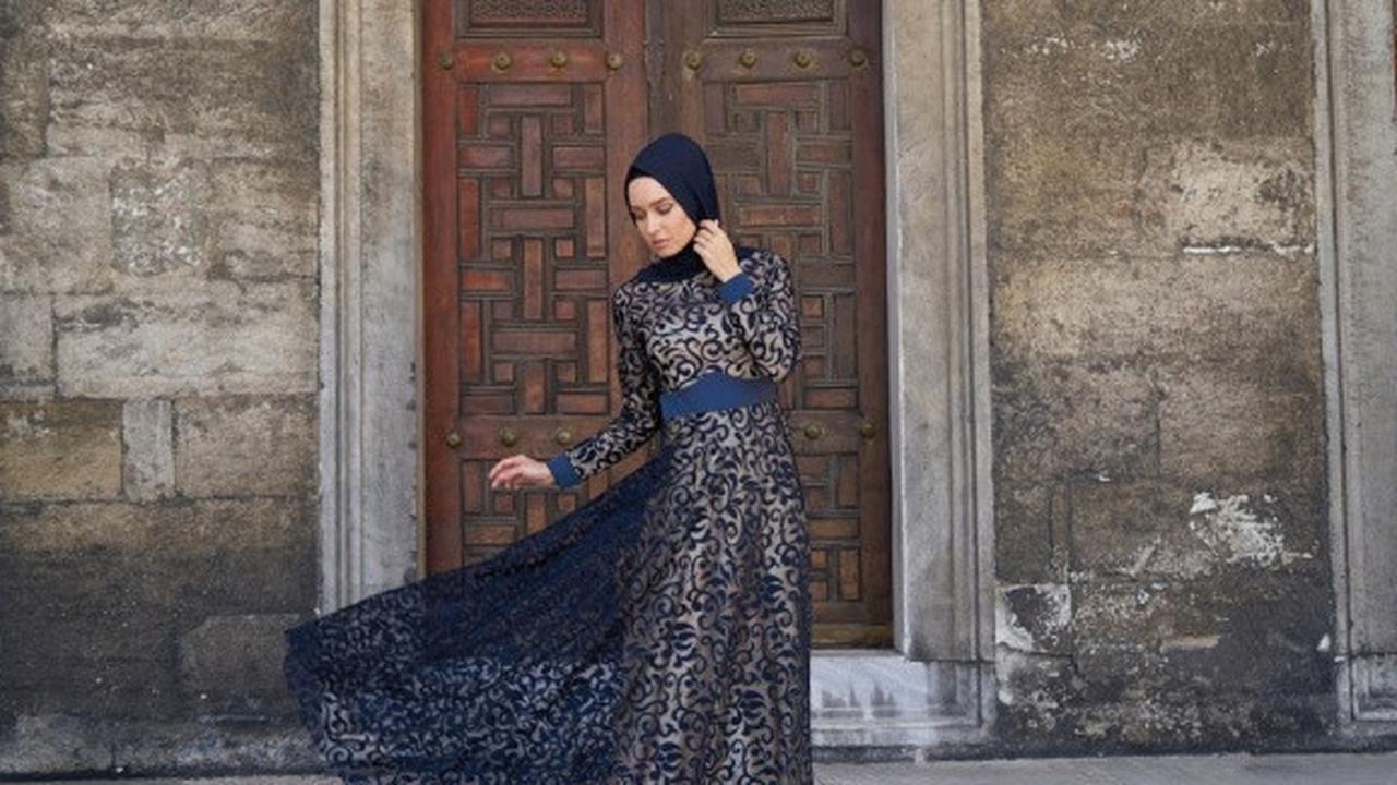 7 Model Gamis Brokat Belah Samping Terpopuler 2025, Elegan dan Kekinian