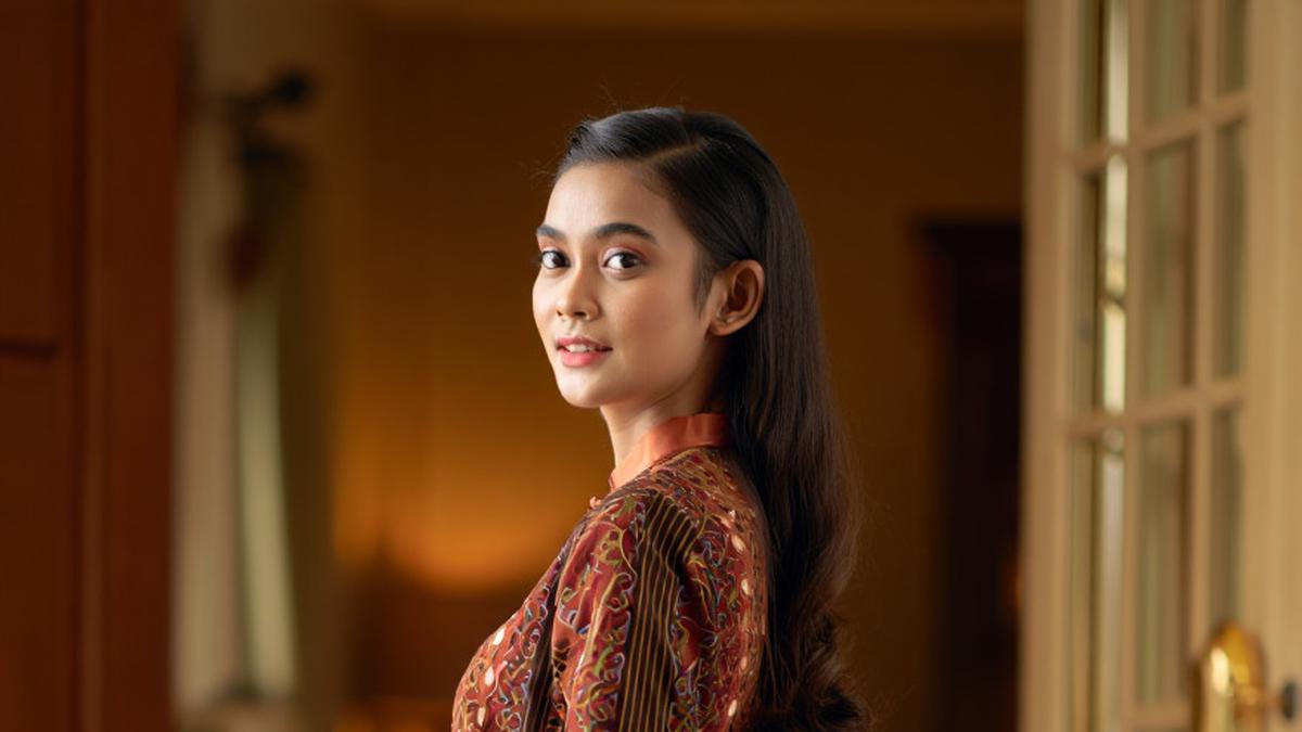 11 Inspirasi Model Batik Kombinasi Satin Terbaru, Elegan untuk Acara Resmi dan Pesta