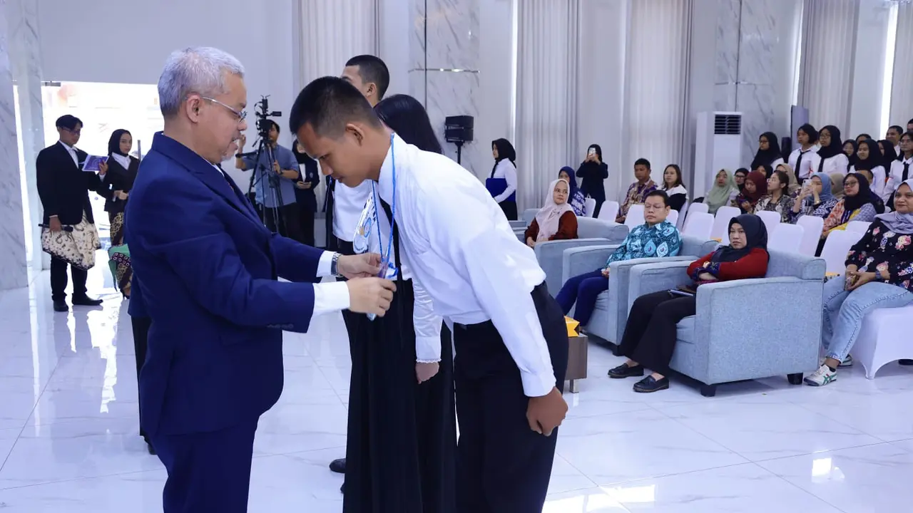 Dibanjiri 20 Ribu Pendaftar, Hanya 180 Diterima: Polteknaker Targetkan Akreditas Unggul dan Tambah Kuota