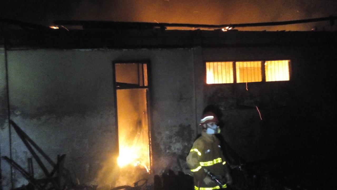 20150708-Gudang terbakar