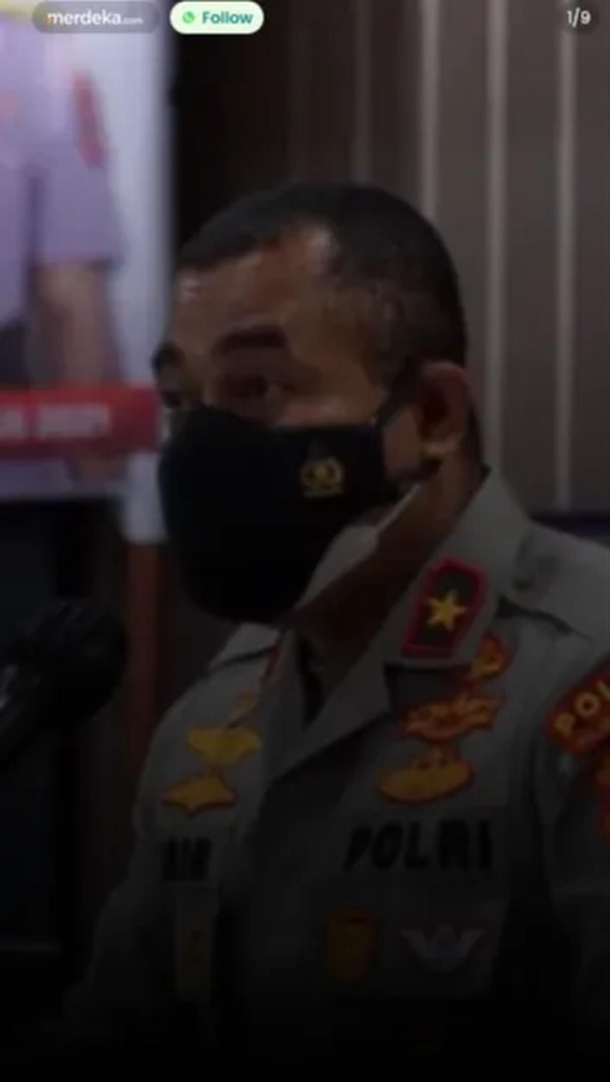 Brigjen Polisi Jhonny Eddizon Isir menjadi salah satu perwira yang dimutasi oleh Kapolri. Jhonny kini dipercaya menjabat sebagai Kapolda Papua Barat.<br>