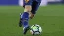 1. Lionel Messi - Sepak bola adalah bakat yang dimiliki Messiah sejak lahir. Nutmeg adalah sebuah hal yang mudah dilakukan oleh penyerang Barcelona ini. Baru ini, Courtois menjadi korban Messi. (AFP/Lluis Gene)