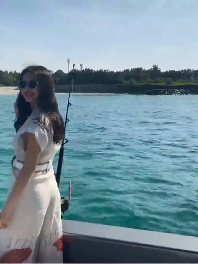 7 Momen Raline Shah Saat di Abu Dhabi, Seru Naik Yatch Hingga Nonton F1