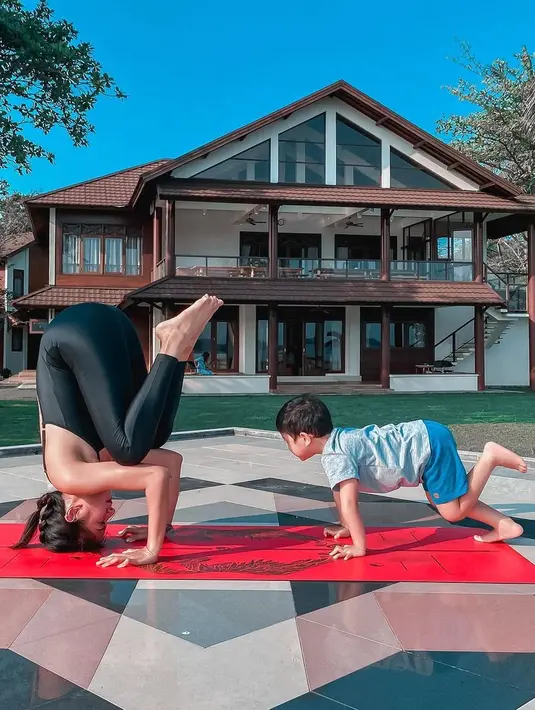 <p>Kirana Larasati (Instagram/kiranalarasati)</p>