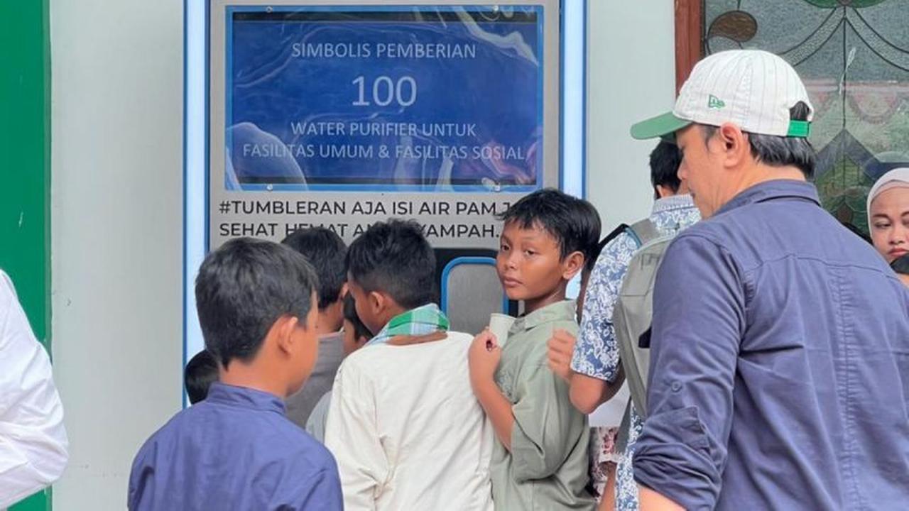 PAM Jaya Serahkan 100 Unit Bantuan Pemurni Air, Warga Jakarta Kini Lebih Mudah Akses Air Siap Minum