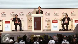 Presiden RI, Jokowi memberikan sambutan dalam Pembukaan World Islamic Economic Forum ke-12 di Jakarta, Selasa (2/8). Forum ini mengusung tema Pemerataan Pertumbuhan, Memberdayakan Bisnis Masa Depan. (Liputan6.com/Faizal Fanani)