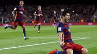 Ekspresi Luis Suarez setelah mencetak gol ketiga ke gawang Eibar dalam laga La Liga Spanyol di Stadion Camp Nou, Barcelona, Senin (26/10/2015) dini hari WIB. (Reuters/Albert Gea)