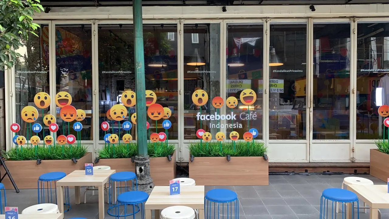 Facebook Cafe di Jakarta