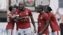 Striker Persija, Reinaldo, meluapkan kekecewaanya usai gagal menjebol gawang Persiba pada laga Liga 1 di Stadion Patriot, Bekasi, Jumat  (12/8/2017). Persija menang 2-0 atas Persiba. (Bola.com/M Iqbal Ichsan)