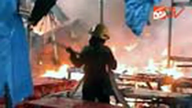 Ratusan Kios di Kompleks USU Terbakar