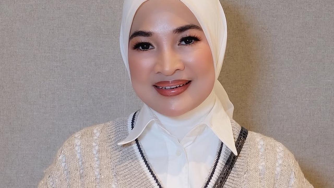 Potret Cantik Istri 'Crazy Rich' Haji Isam saat Hadiri Ulang Tahun Cucu, Wajahnya Mirip Artis