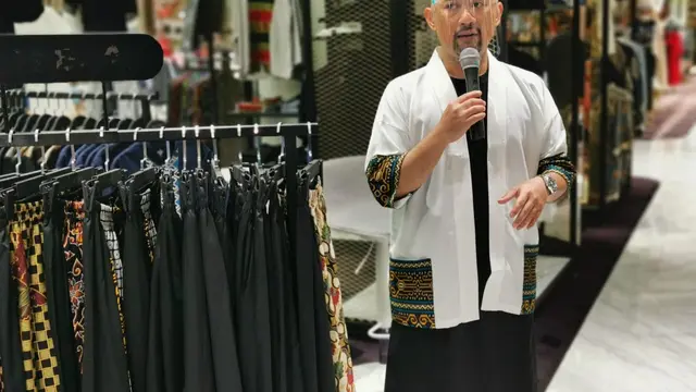 Ronal Surapradja baru saja membuka butiknya bernama Lawlaka