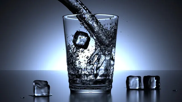 Sederet Penelitian Soal Minum Air Dingin, Ada Sisi Positif dan Negatifnya