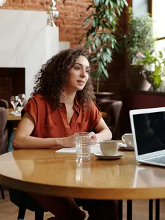 tetap bijaksana saat membagikan pengalaman buruk./copyright pexels/Edmond Dantes