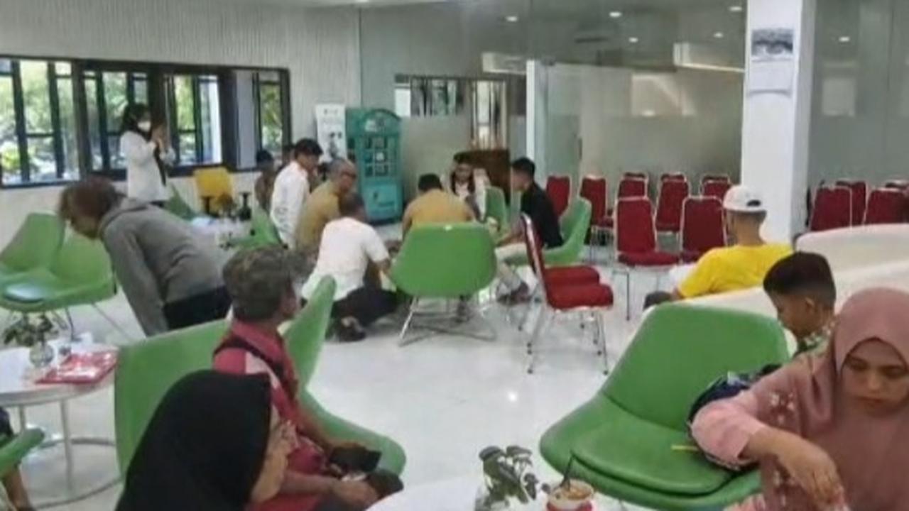 Gubernur Dedi Mulyadi Buka Posko Keluhan Warga di Gedung Sate, Pakai Dana Poe Ibu