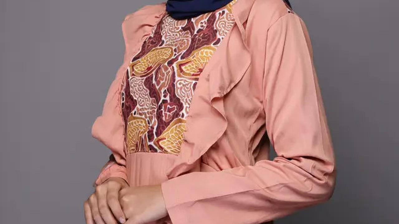 10 Model Gamis Batik Syar'i Slim Fit tapi Tetap Sopan, Kekinian di 2025
