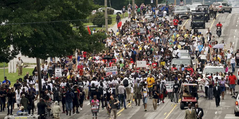 20150809-Ratusan Warga Turun ke Jalan Peringati Setahun Penembakan Michael Brown-New York