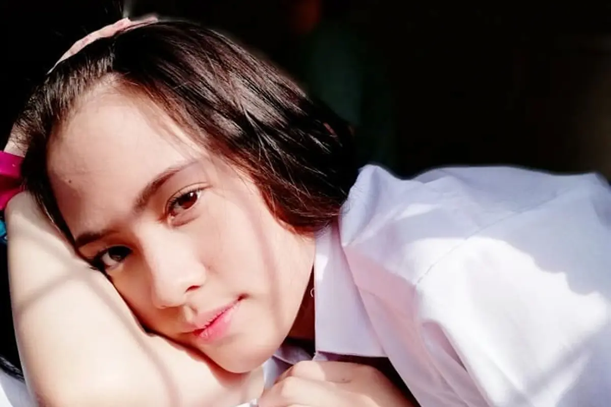 FOTO: Gaya Zara eks JKT48 Saat di Lokasi Syuting yang Cantik dan Mempesona