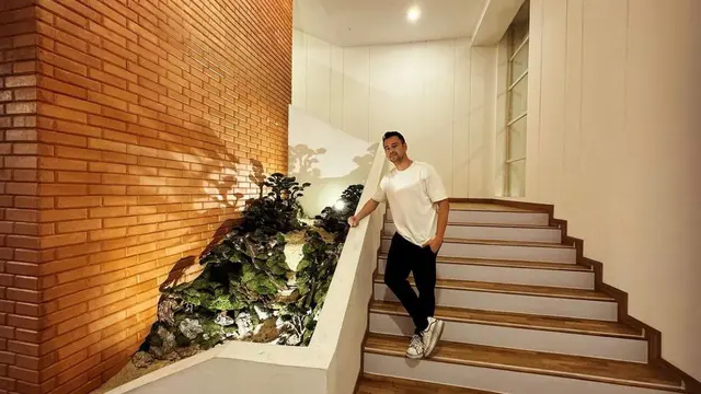 Potret Tangga dan Tanaman Kantor Baru RANS (Instagram @raffinagita1717)