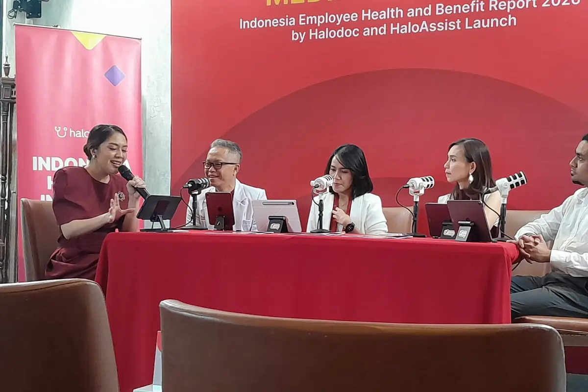 Chief of Medical Halodoc, dokter Irwan Heriyanto (kedua dari kiri) mengungkapkan penyakit yang banyak mendera karyawan berdasarkan usia dan jenis kelamin.