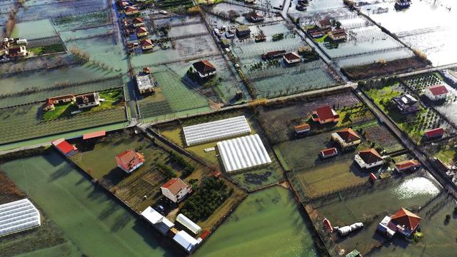 FOTO: Banjir Rendam Ribuan Hektare Kawasan di Albania