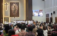 VIDEO: Keliling Gereja di Malam Natal, Gubernur Pramono Disambut Hangat Umat Kristiani