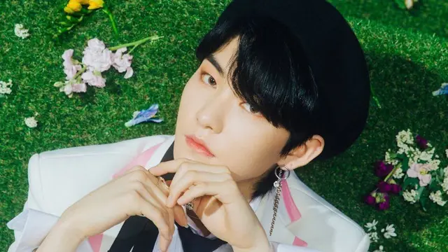 Hwall (Soompi)