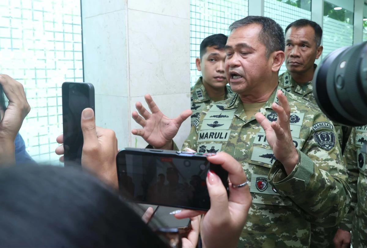 FOTO: Kasad Maruli Bahas Kesiapan Pertahanan Nasional di DPR