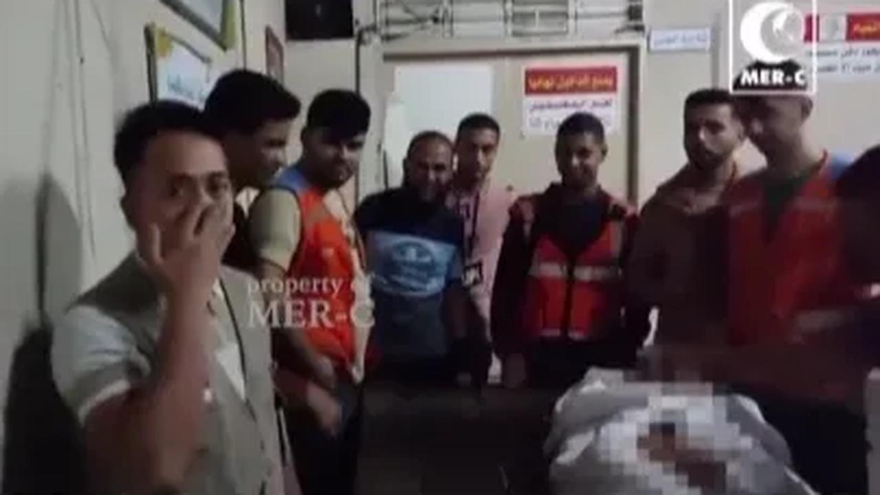 “Jadi jenazah itu kering, nggak ada airnya sama sekali dan wanginya itu ternyata memang sampai," ungkapnya.<br>