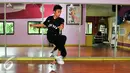 Dio melakukan aksi dancenya saat berlatih jelang final Toracino Cool Expresion, Jakarta, Senin (2/6/2016). Tiga finalis dance Toracino Cool Expression gelar latihan bersama. (Liputan6.com/Yoppy Renato)