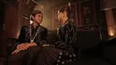 Sama-sama usung konsep tradisional, tak sedikit penggemar yang heboh dan memunculkan spekulasi bahwa mereka melakoni prewedding. Bagaimana menurutmu, Sahabat Fimela?