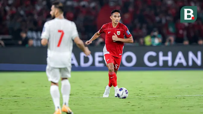    Dua Bintang Liga 1 Bersinar Terang di Timnas, Legenda Belanda Sampai Kirim Kode!   Dari Liga ke Garuda: 2 Pemain Ini Bikin Patrick Kluivert Penasaran!   Geger! Aksi Memukau 2 Pemain Liga 1 di Timnas Sampai Bikin Legenda Belanda Bereaksi!   Dua Pemain Liga 1 Jadi Sorotan Dunia