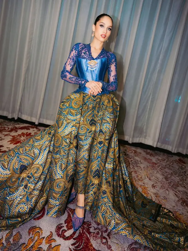 Cinta Laura saat Terima Penghargaan. [@armanfebryan]