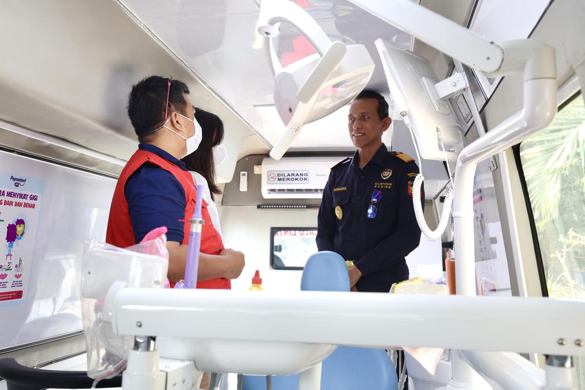 Sinergi Mengabdi, Bea Cukai dan Polres Pelabuhan Tanjung Priok Berbagi dengan Keluarga TKBM
