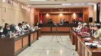 Pembacaan putusan perkara kartel minyak goreng di Ruang Sidang 1, Gedung KPPU, Jakarta Pusat. (Tira/Liputan6.com)