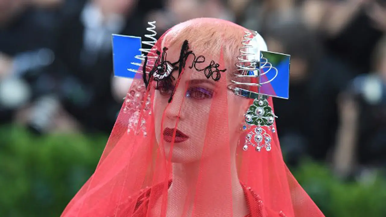 [Bintang] Katy Perry Bocorkan Album Baru di Met Gala 2017?