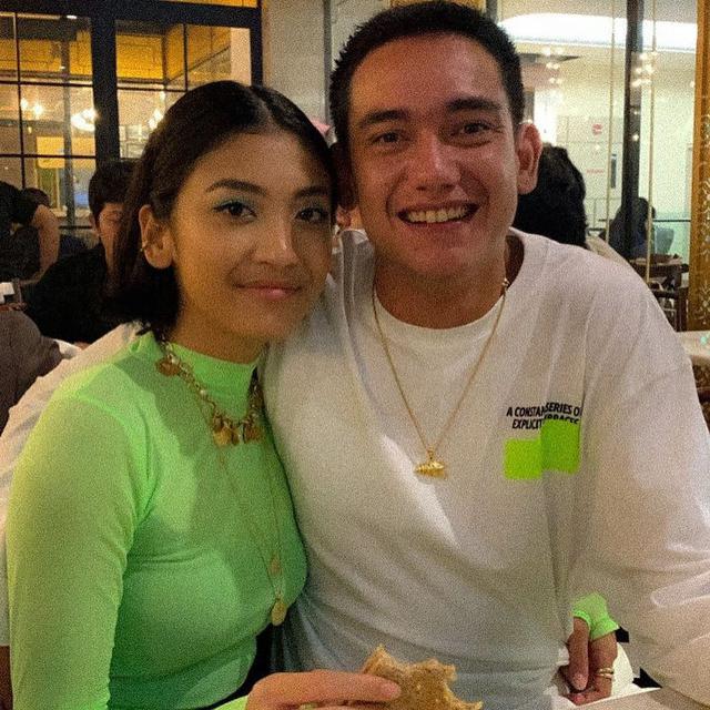 Dikabarkan Segera Menikah, Ini 7 Momen Manis Adipati Dolken dan Canti Tachril