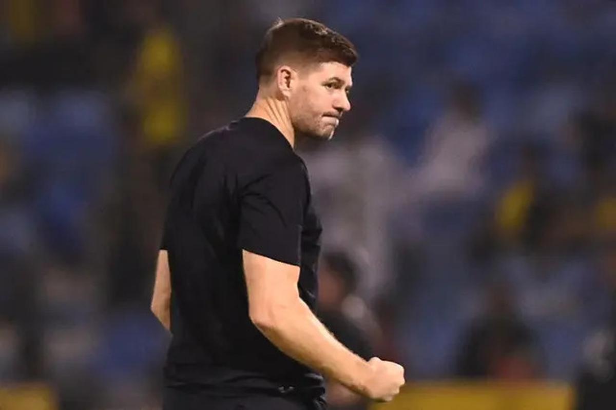 Baru Tinggalkan Al Ettifaq, Steven Gerrard Segera Kembali ke Inggris?