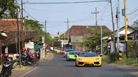 Pemilik supercar yang tergabung dalam Brotherhood Club Indonesia (BCI) menggelar kegiatan touring dari kota Banyuwangi hingga ke pulau Bali (ist)