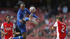 Michy Batshuayi - Penampilan apiknya bersama Marseille membuat Chelsea rela menggelontorkan dana hingga 39 juta euro untuk memboyongnya. Namun sayang bomber Belgia itu tak pernah menjadi pilihan utama di Chelsea sehingga harus rela dipinjamkan ke sejumlah klub. (Foto: AFP/Adrian Dennis)