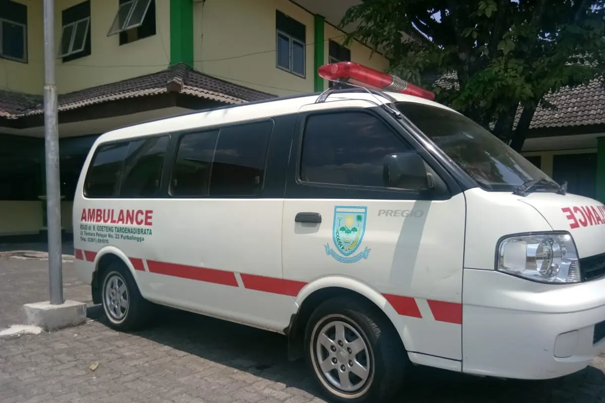 Ilustrasi - Ambulans RSUD Goeteng Taroenadibrata, Purbalingga. Sebanyak 25 tenaga kesehatan di RSUD Goeteng terpapar Covid-19. (Foto: Liputan6.com/Humas Pemkab Purbalingga)