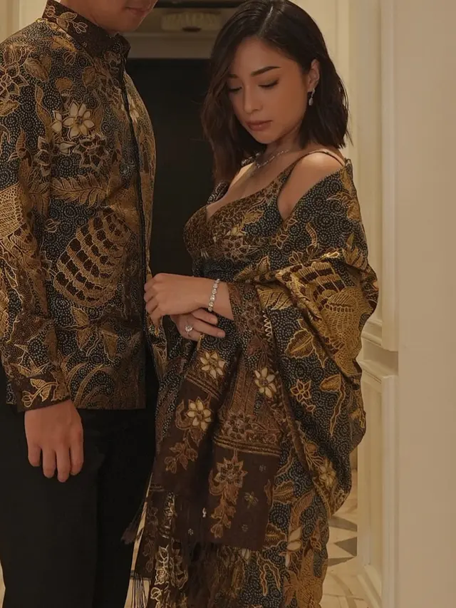 Inspirasi OOTD Kenakan Wastra yang Bisa Dikenakan saat Parade Wastra Nusantara 2025.