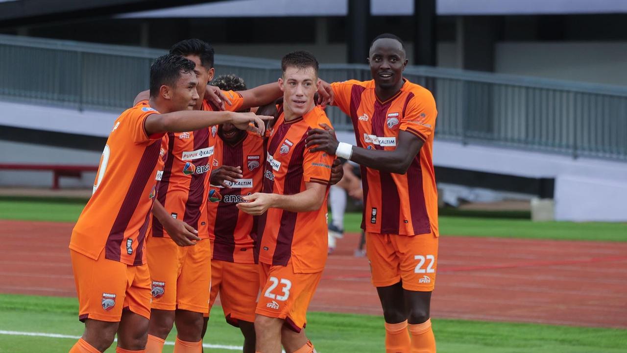 Foto: Di Kandang Sendiri, Persita Tangerang Dikalahkan Borneo FC
