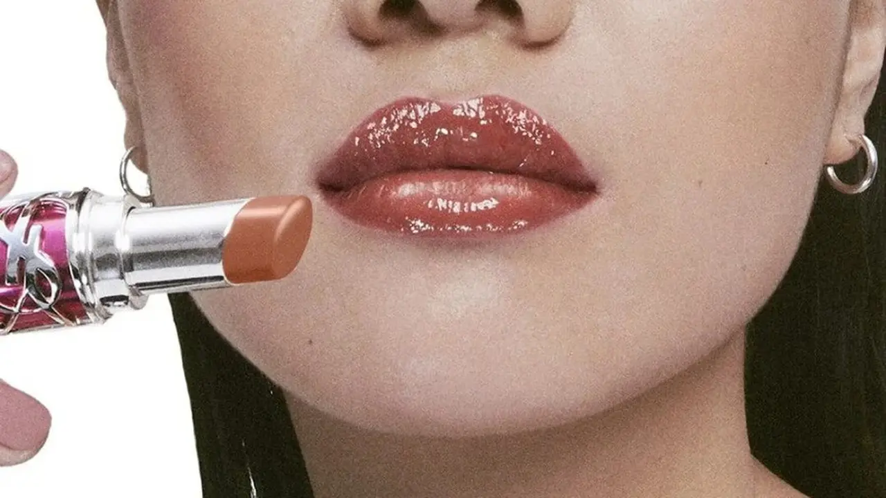 Mulai dari bibir yang lembap